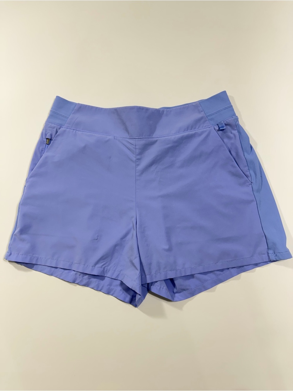 Athleta Brooklyn Shorts Womens 10 Victorian Periwinkle Purple 4” inseam 980393